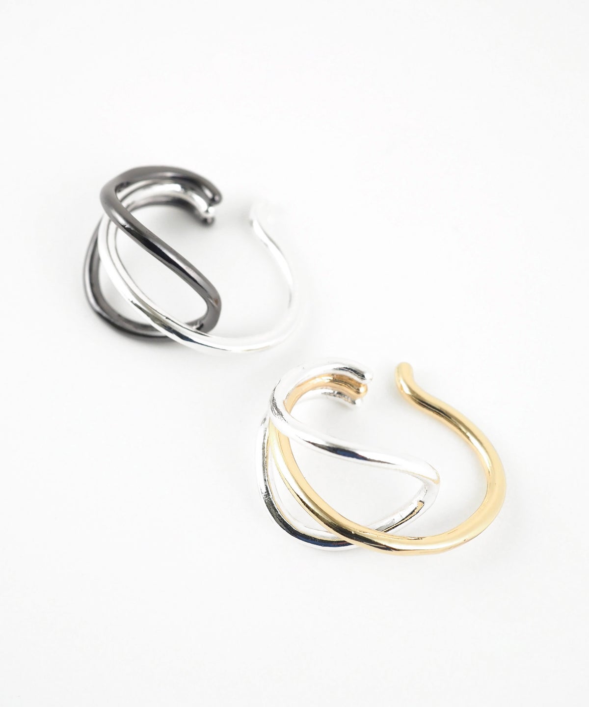 コンビカラークロスラインイヤーカフ