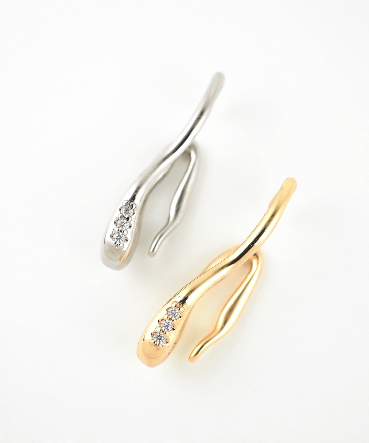 メルトラインビジューイヤーカフ