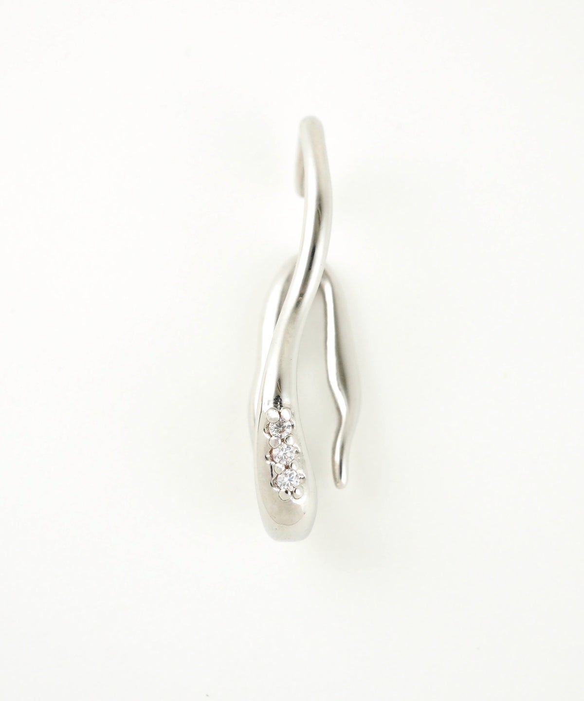 メルトラインビジューイヤーカフ