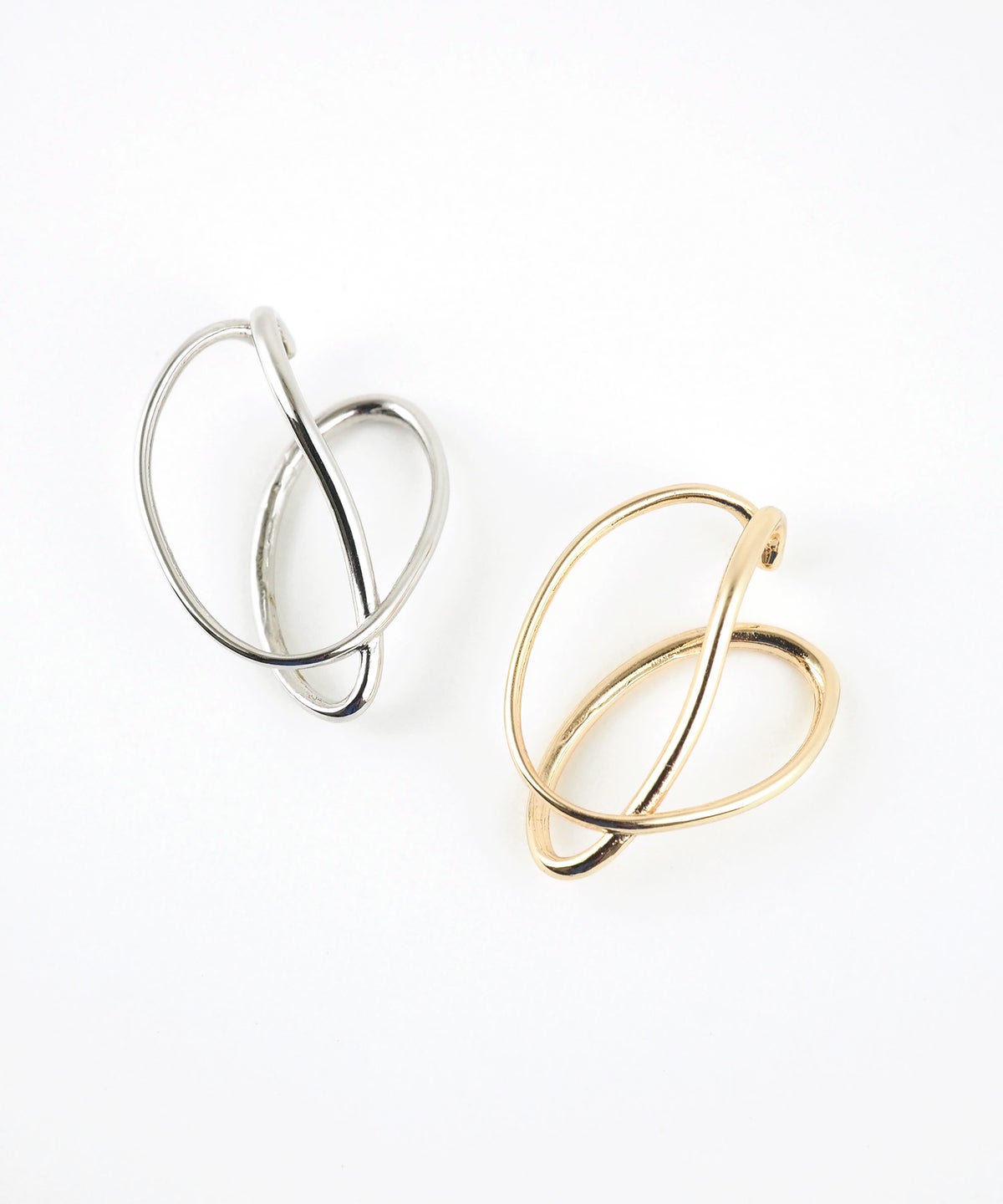 ニュアンスラインエターナルループイヤーカフ