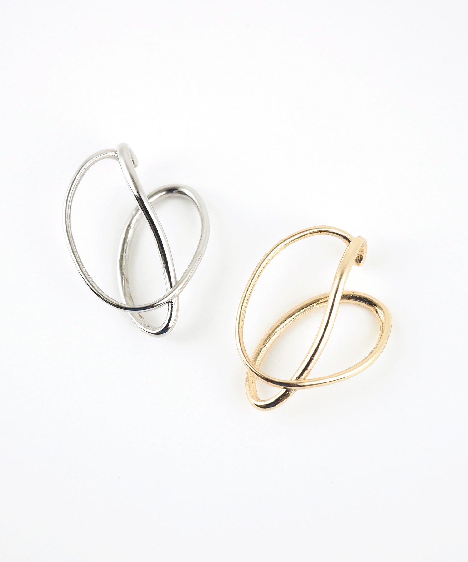 ニュアンスラインエターナルループイヤーカフ