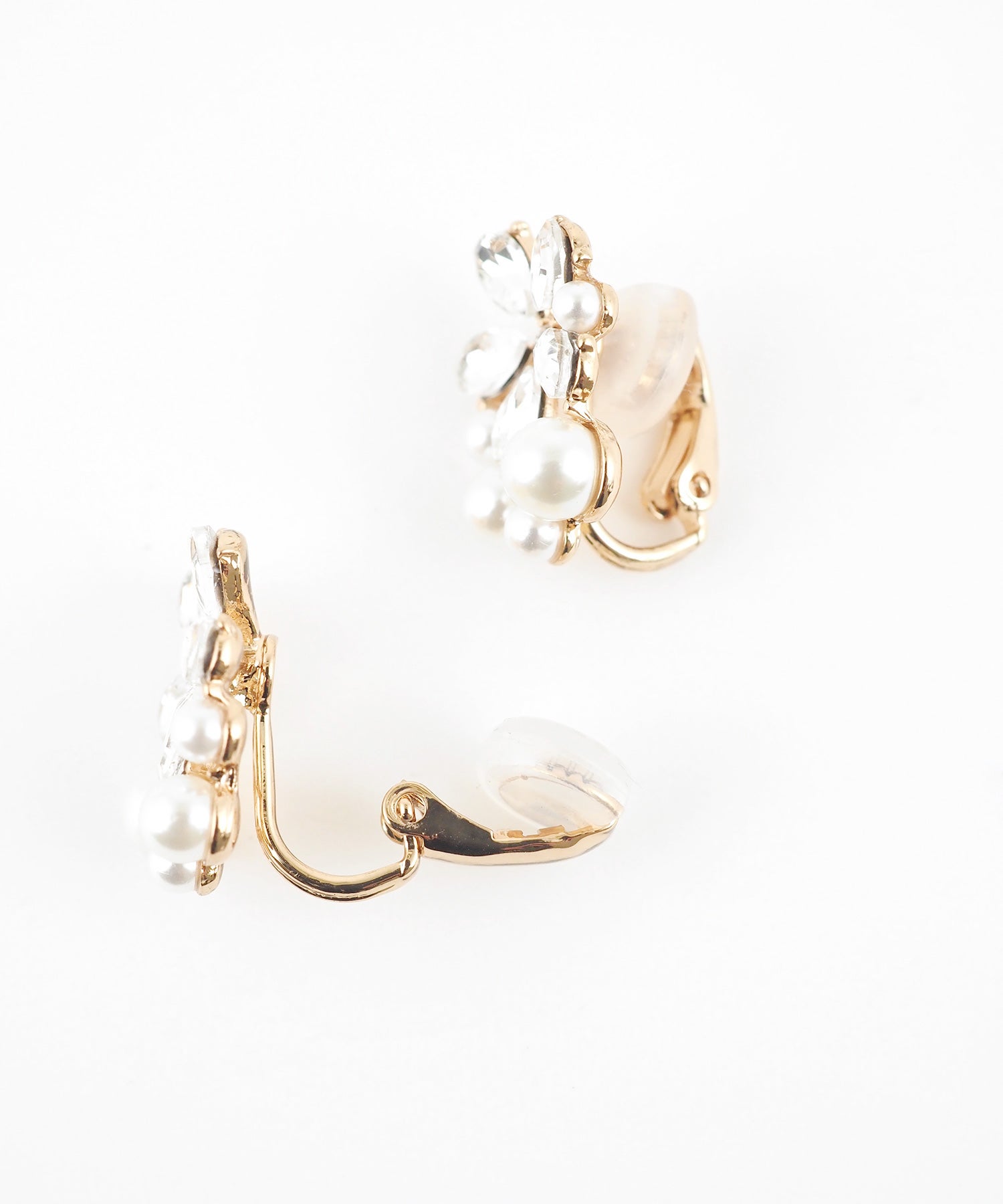 フラワービジューノーブルパールクリップイヤリング