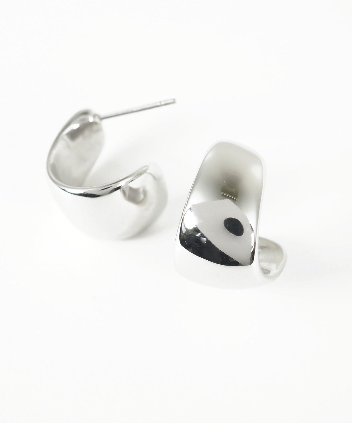 メタルスワールステンレスポストピアス【MUK lucenzio】