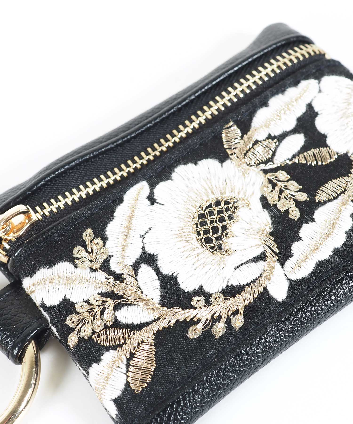 クラシカルフラワー刺繍チャームポーチ | 【公式】MUK ONLINE SHOP