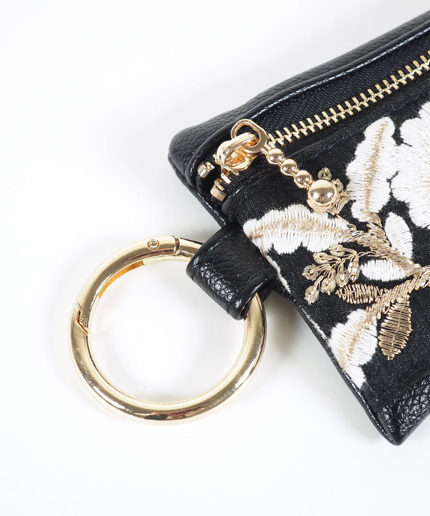 クラシカルフラワー刺繍チャームポーチ | 【公式】MUK ONLINE SHOP