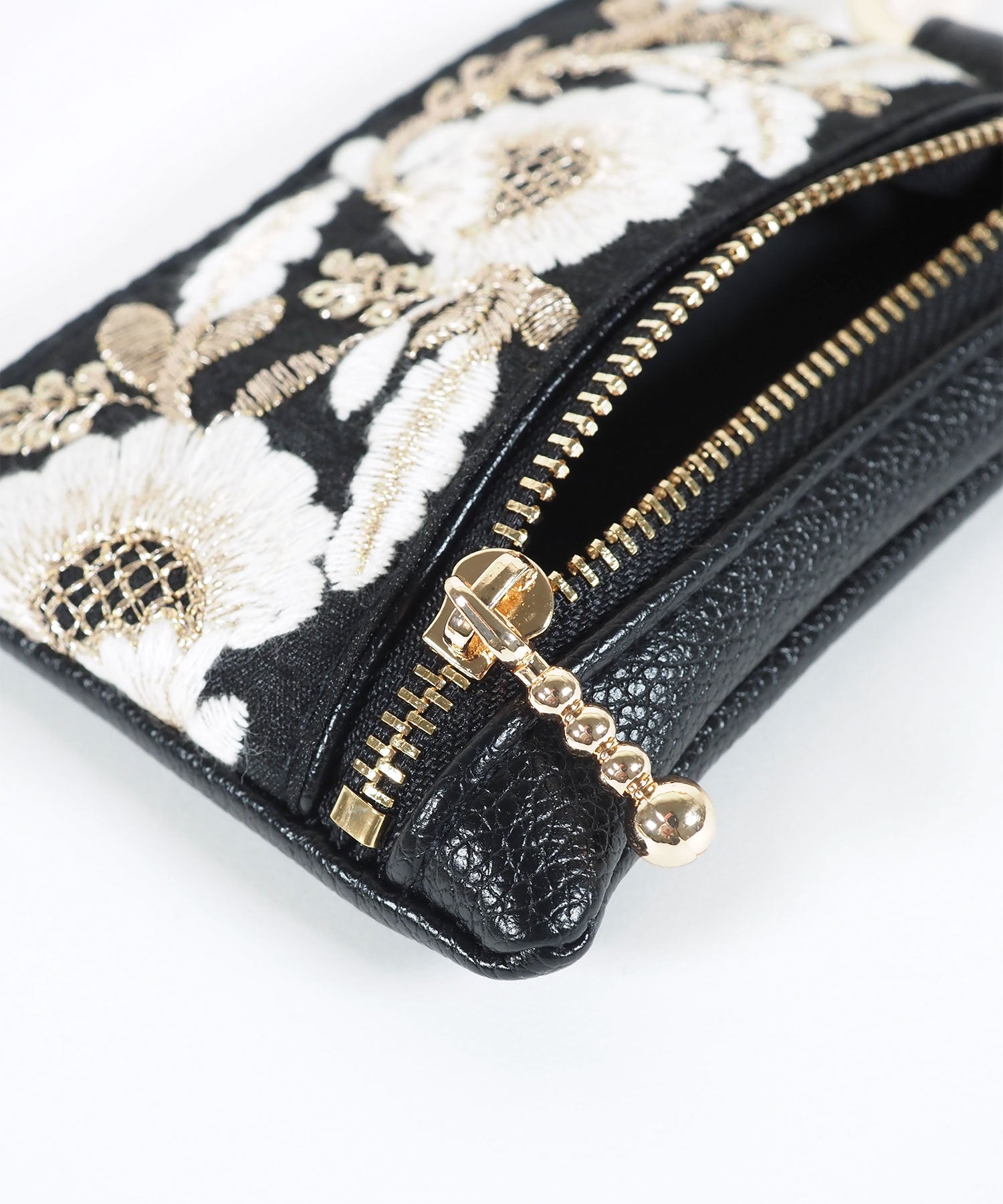 クラシカルフラワー刺繍チャームポーチ | 【公式】MUK ONLINE SHOP