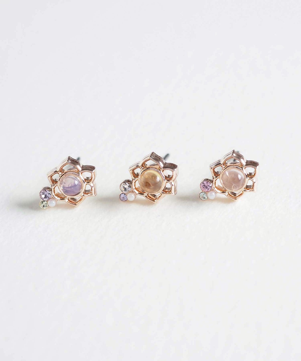 ナチュラルストーンフラワーチタンポストピアス【MUK Dreamy stone】