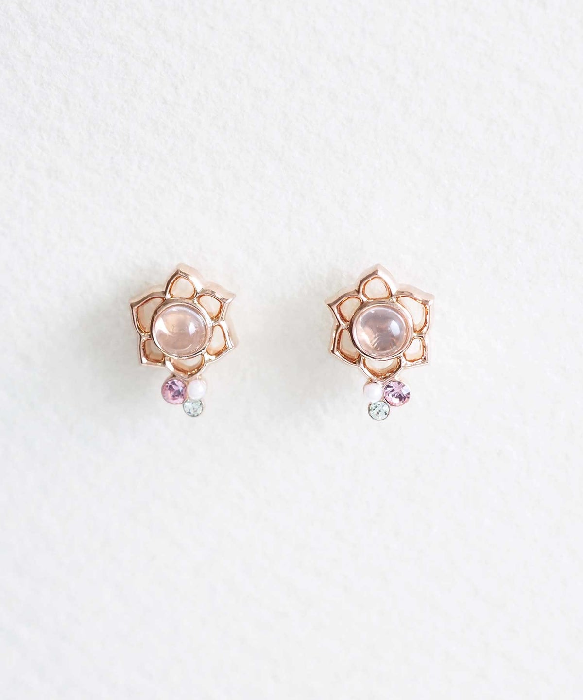 ナチュラルストーンフラワーチタンポストピアス【MUK Dreamy stone】