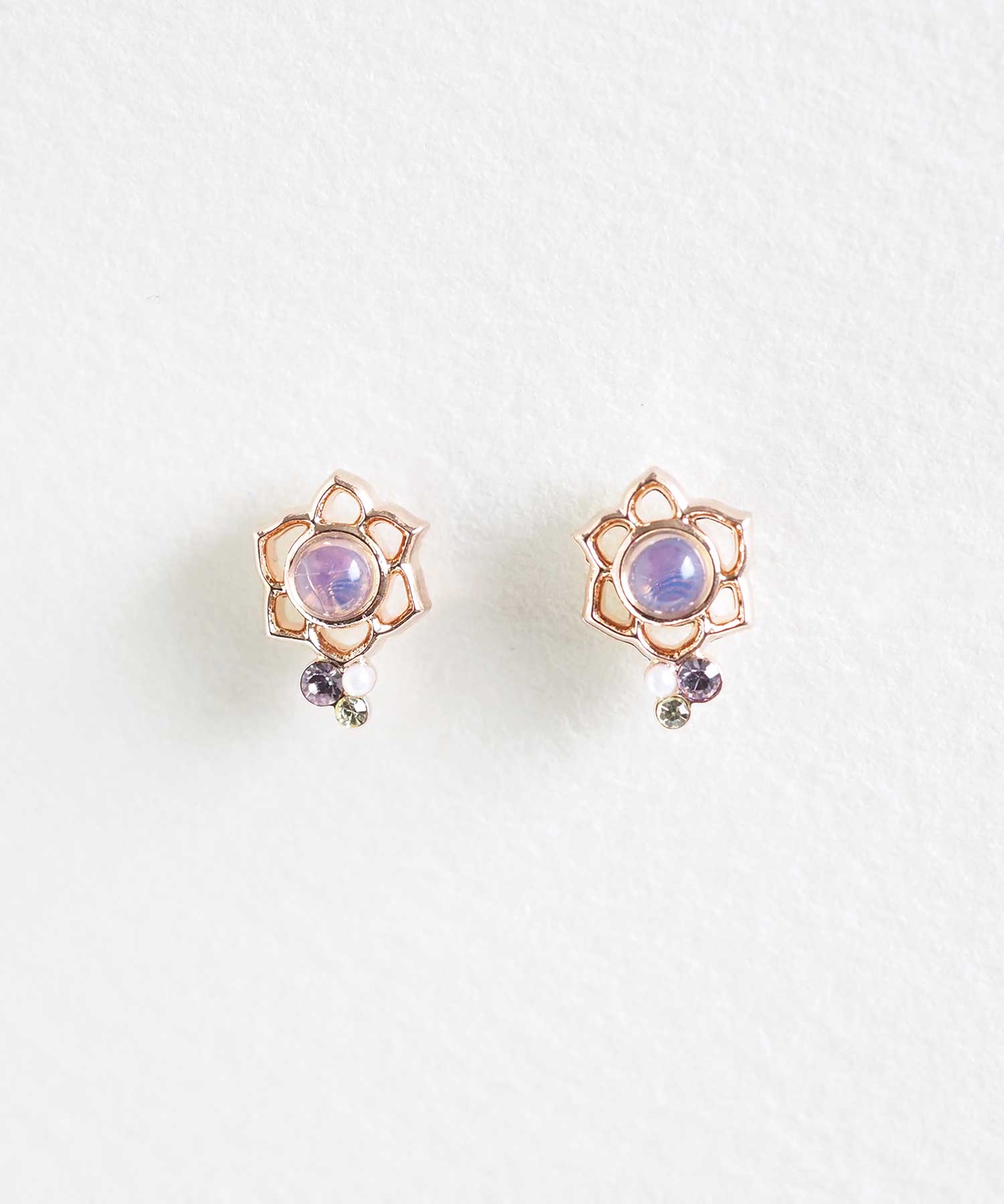 ナチュラルストーンフラワーチタンポストピアス【MUK Dreamy stone】