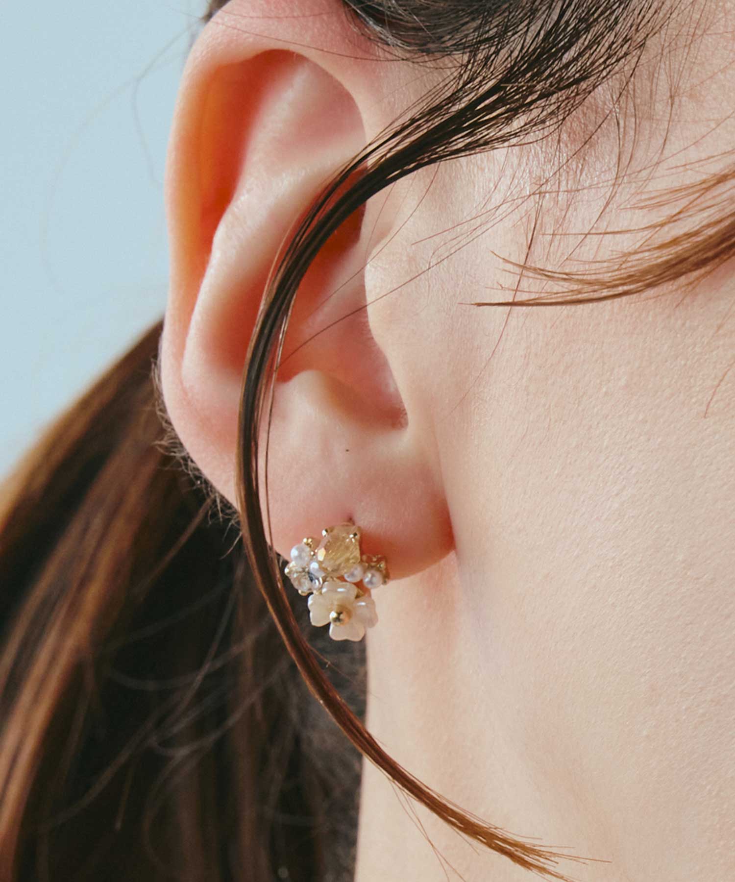 ノーブルフラワービジューチタンポストピアス
