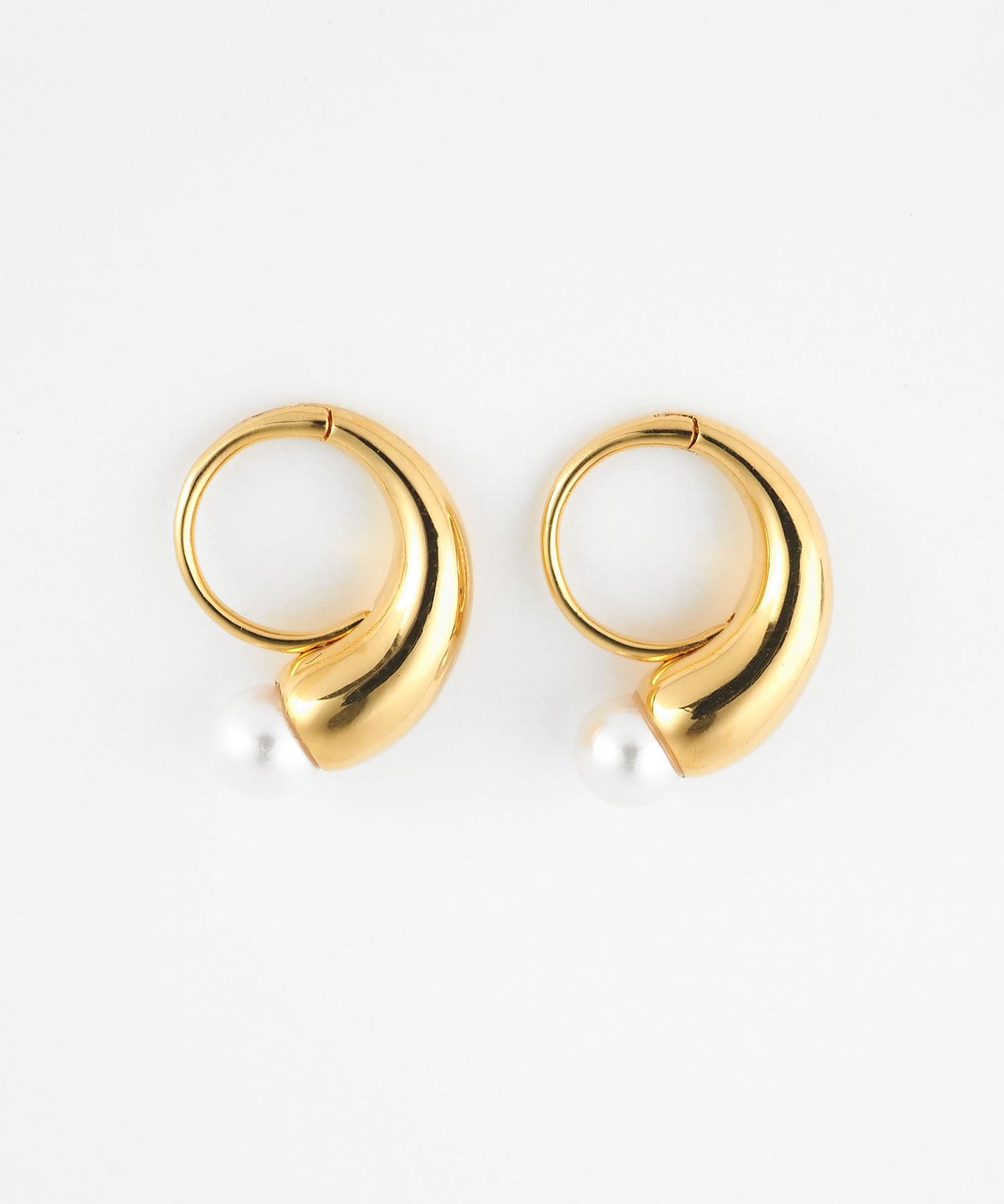 シームロックシェルパールピアス