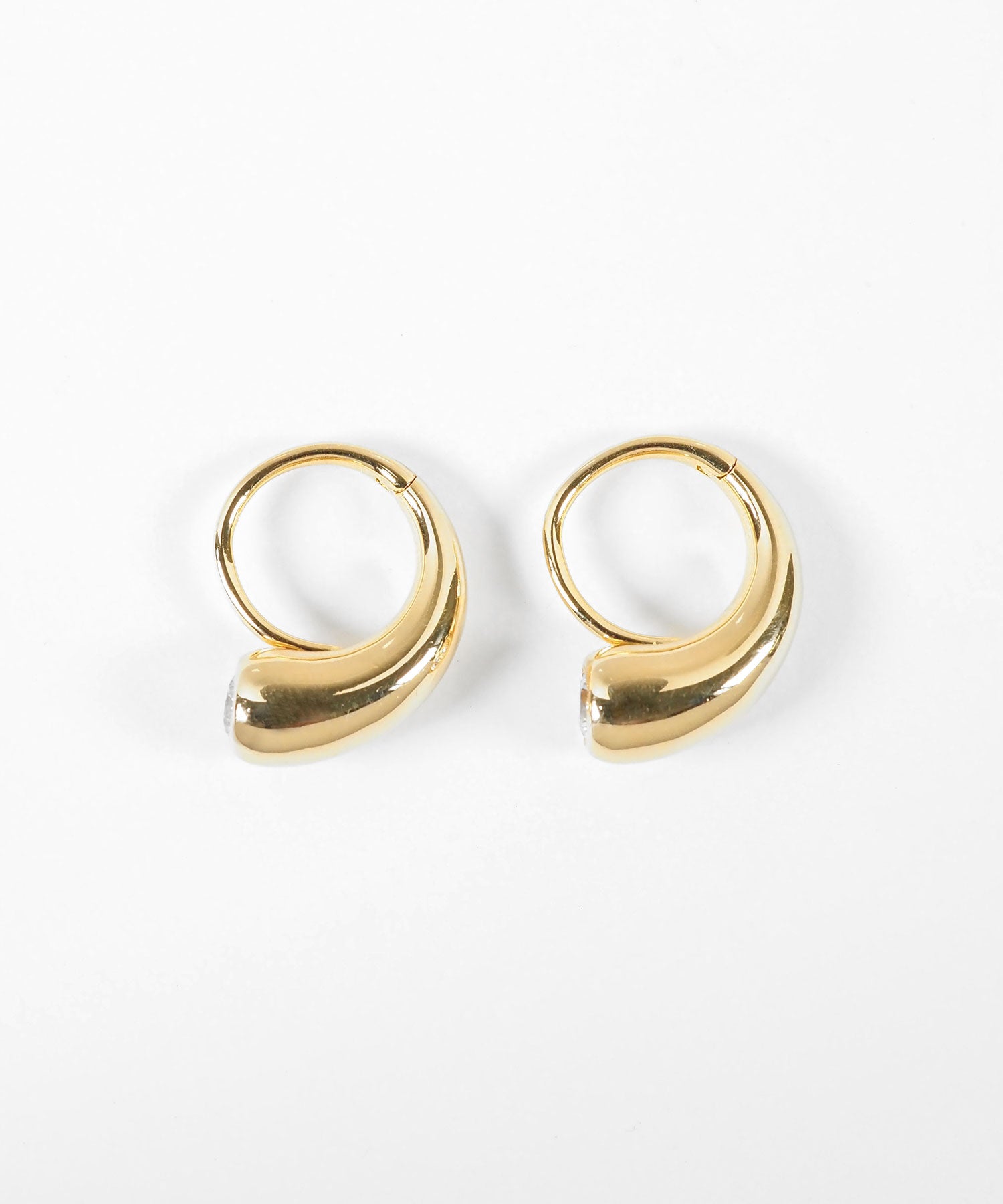 シームロックジルコニアピアス