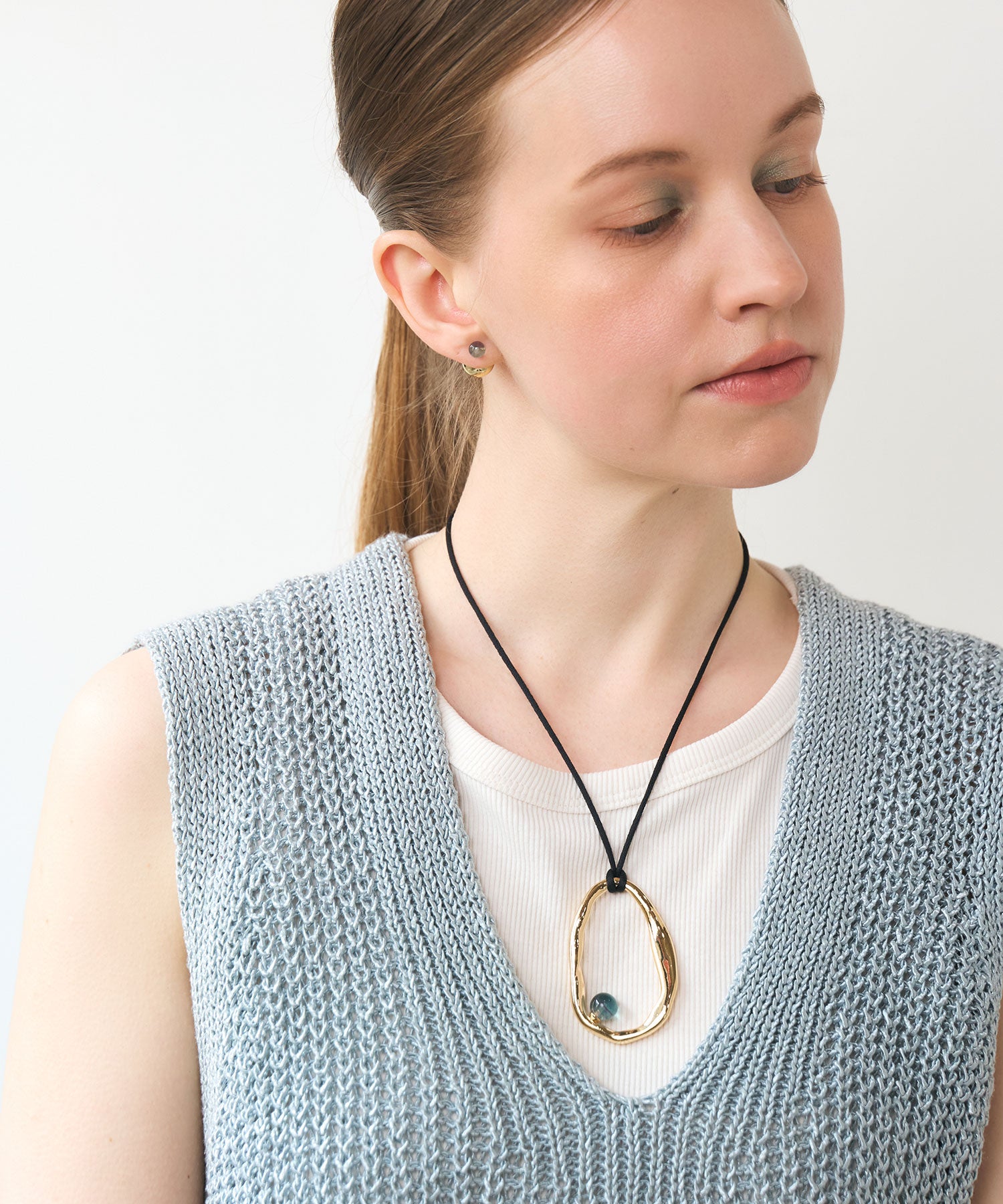 ストーンボールキャッチチタンポストピアス【MUK blossom stone】