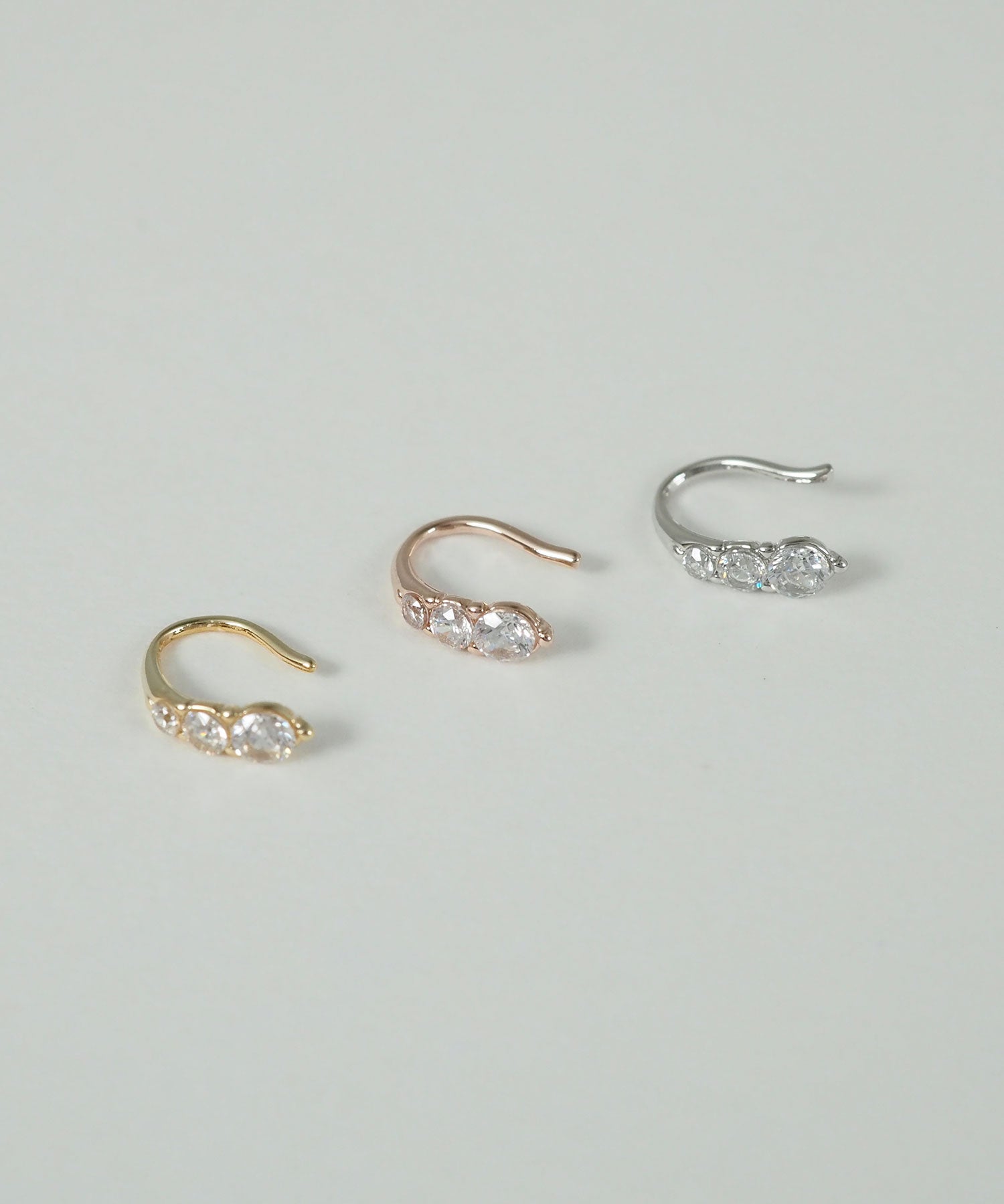 スリーストーンフックピアス