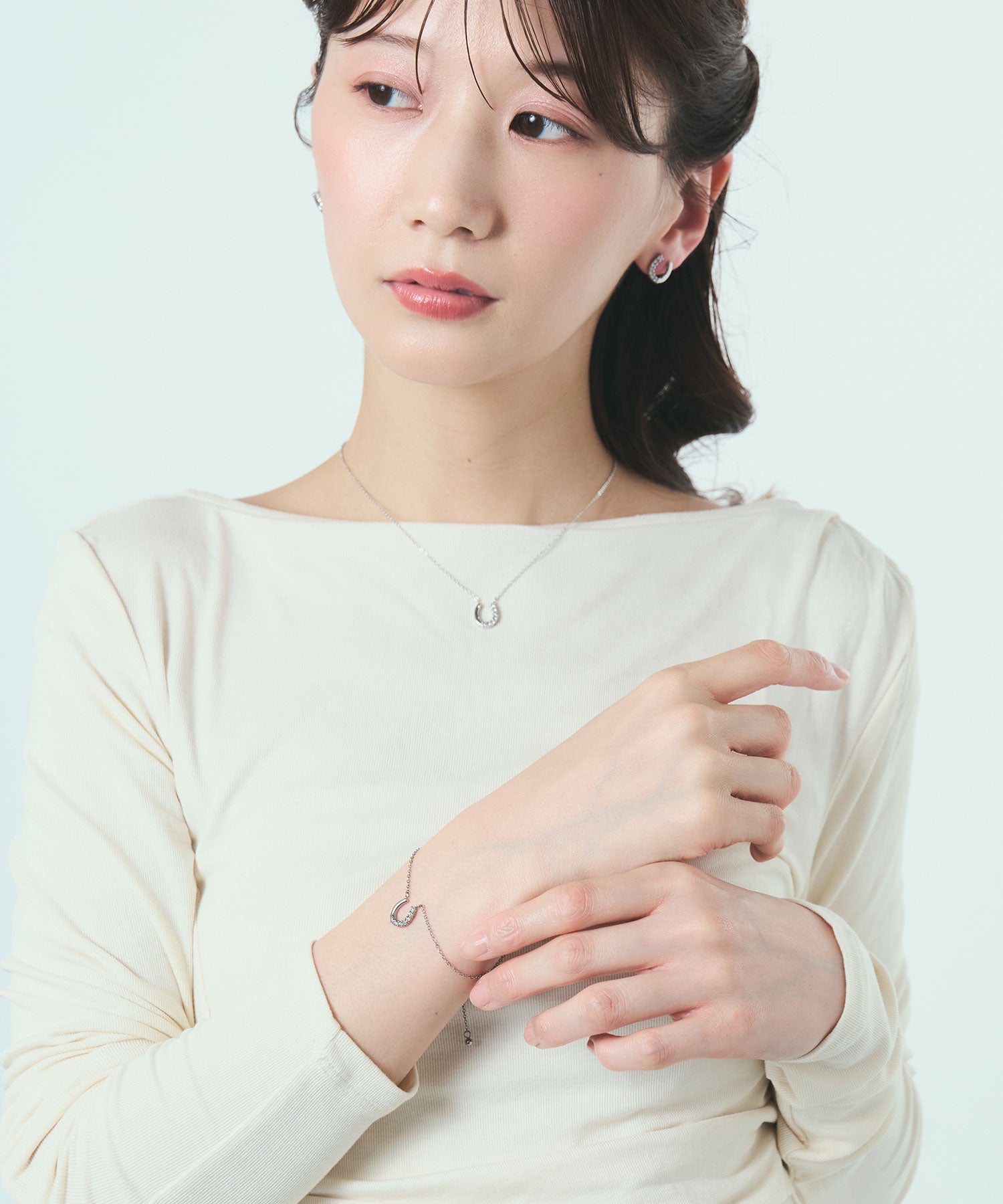 ホースシュービジューステンレスブレスレット【JUNO PREMIUM