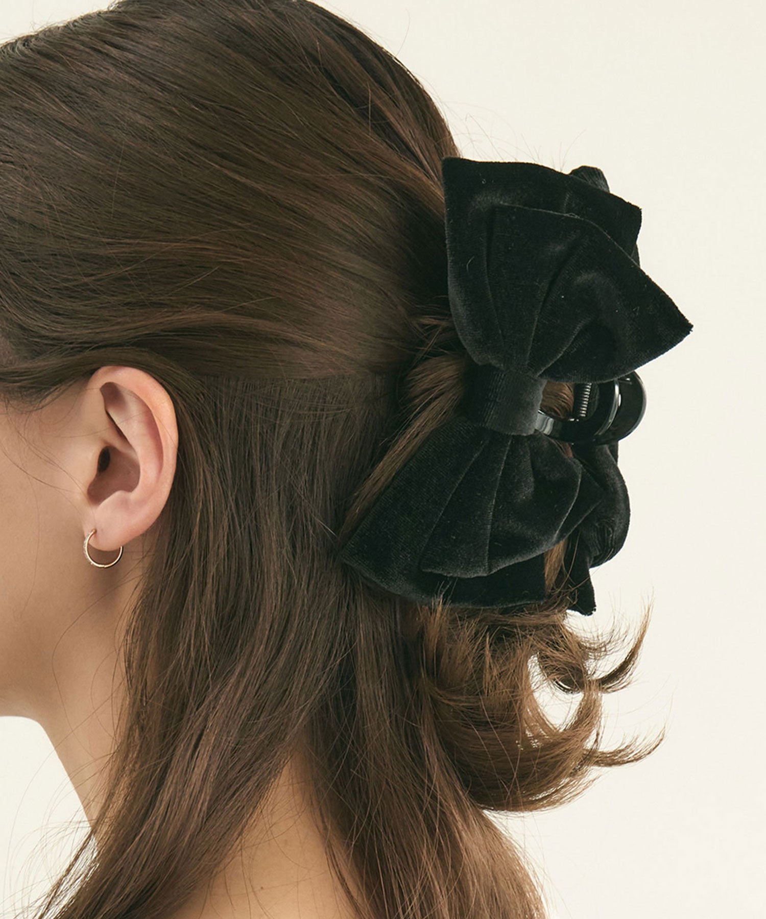 大人可愛いリボン半月アーチバナナクリップ☆レース刺繍リボン×ミンクファー ヘアクリップ・バナナクリップ｜【公式】MUK ONLINE SHOP(エムユーケー