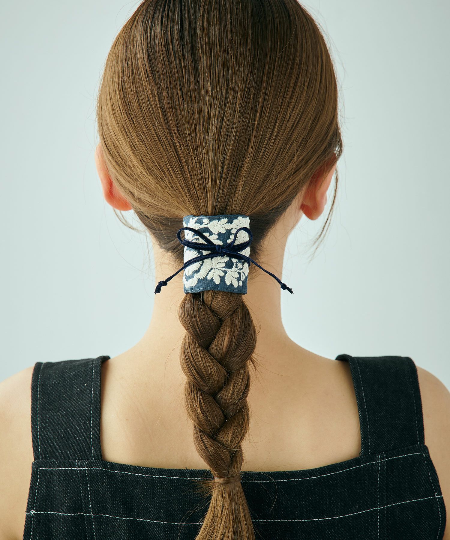 フラワー刺繍リボンフック付きシュフィー【Zoule】